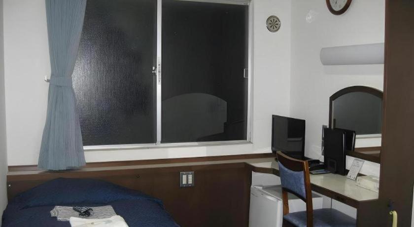Business Hotel *